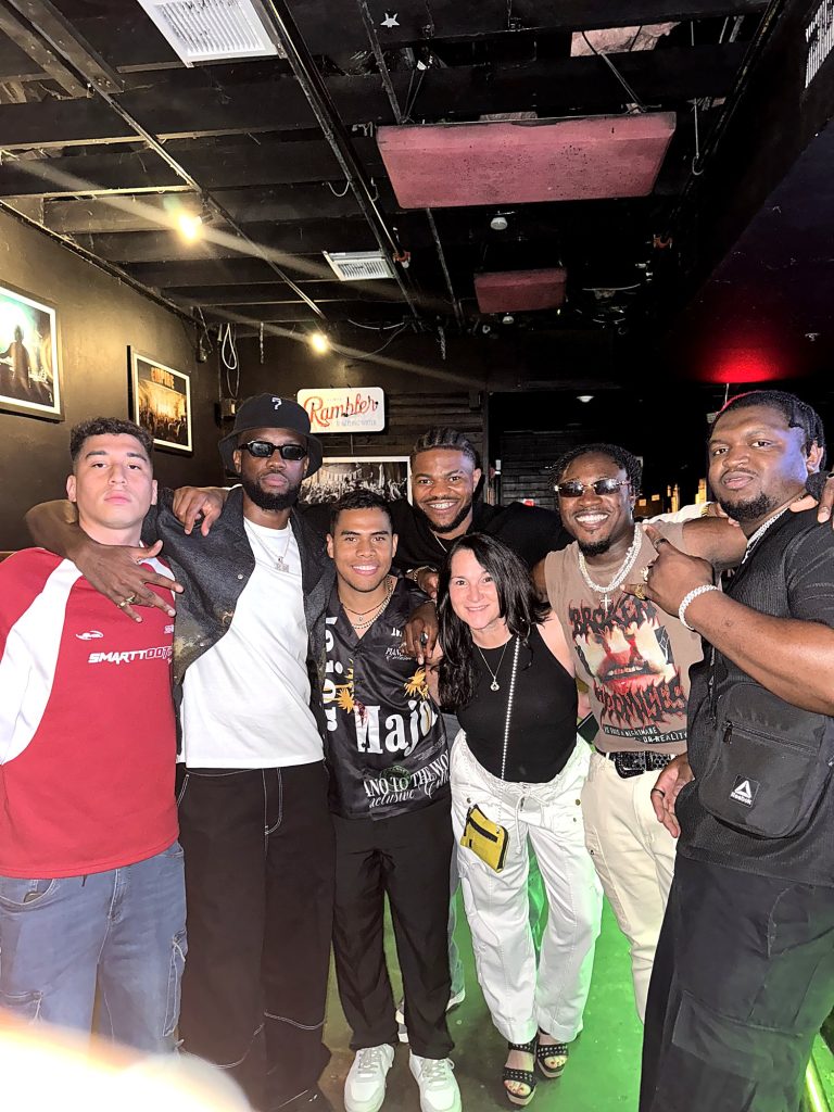 Zaider, Slow Mike, DJ Dever y sndy en Hollywood, Florida.