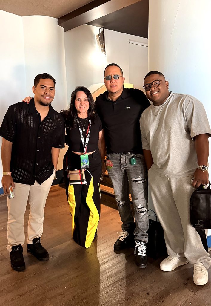 Cáceres, Lenny Lowe, Jeybeat y sndy en Miami.